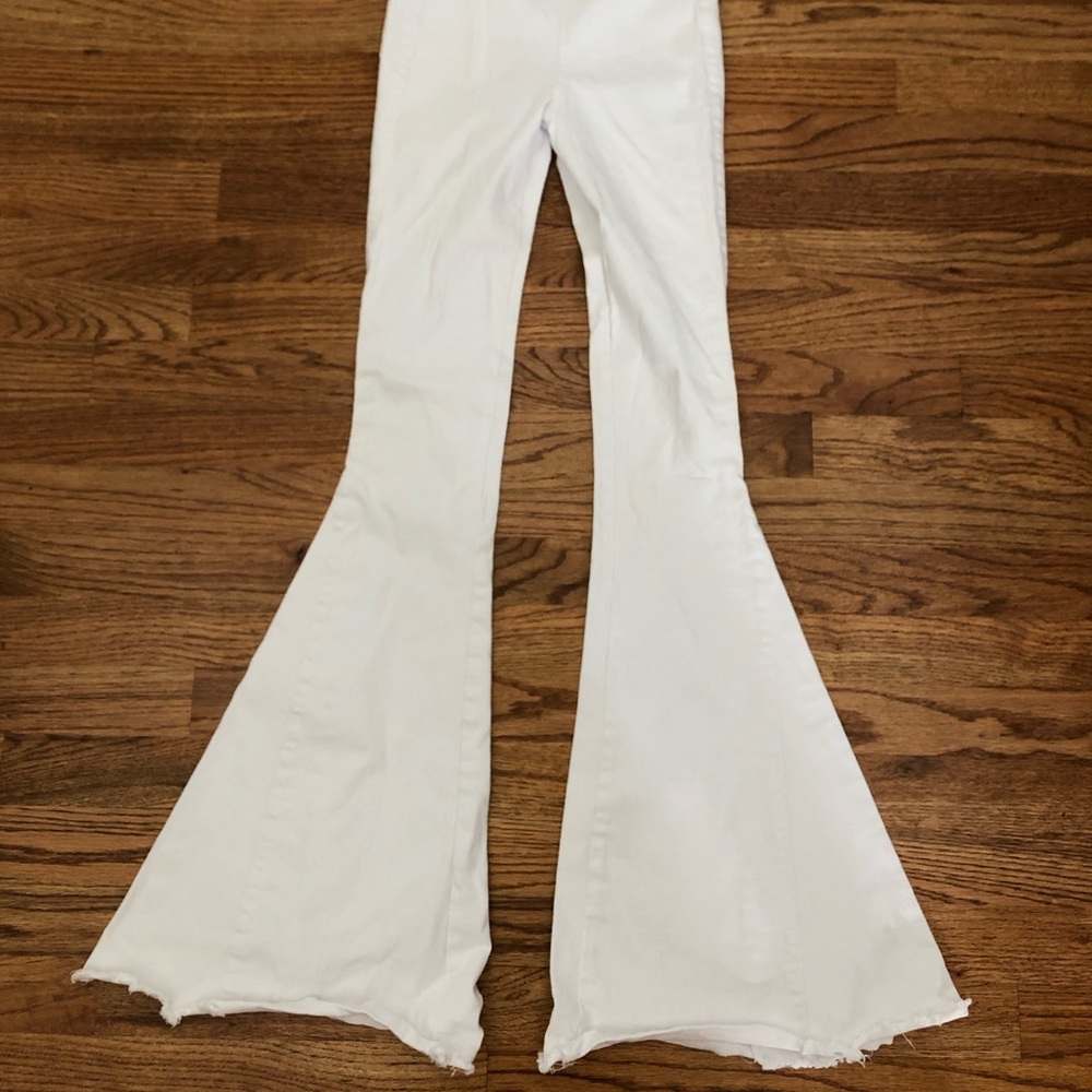 RED DRESS White Flare Jeans